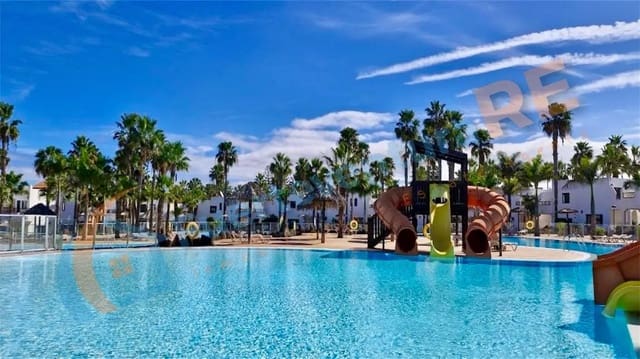 1 chambre Appartement à vendre à Corralejo, La Oliva avec piscine garage - 159 000 € (Ref: 9795720)