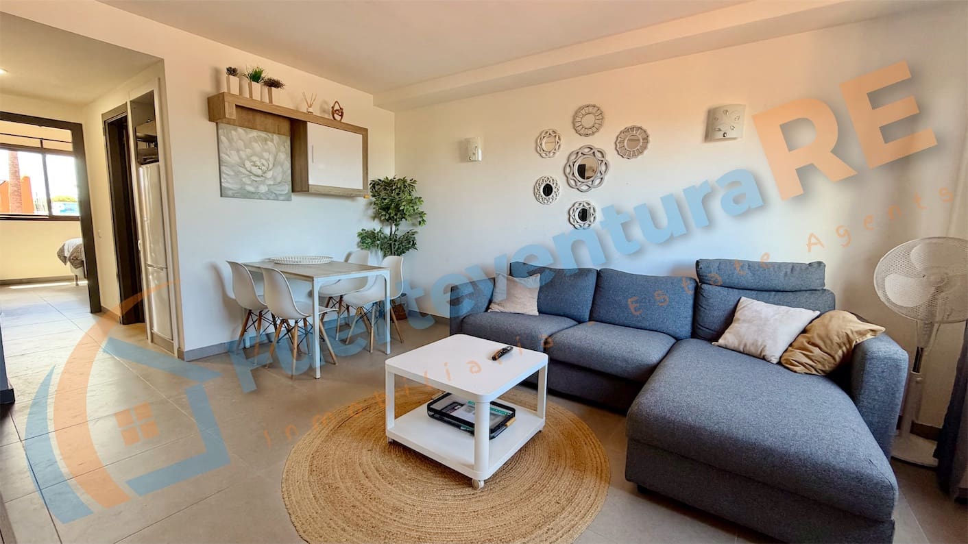 2 bedroom Apartment for sale in Corralejo with pool garage - € 310,000 (Ref: 9838958)