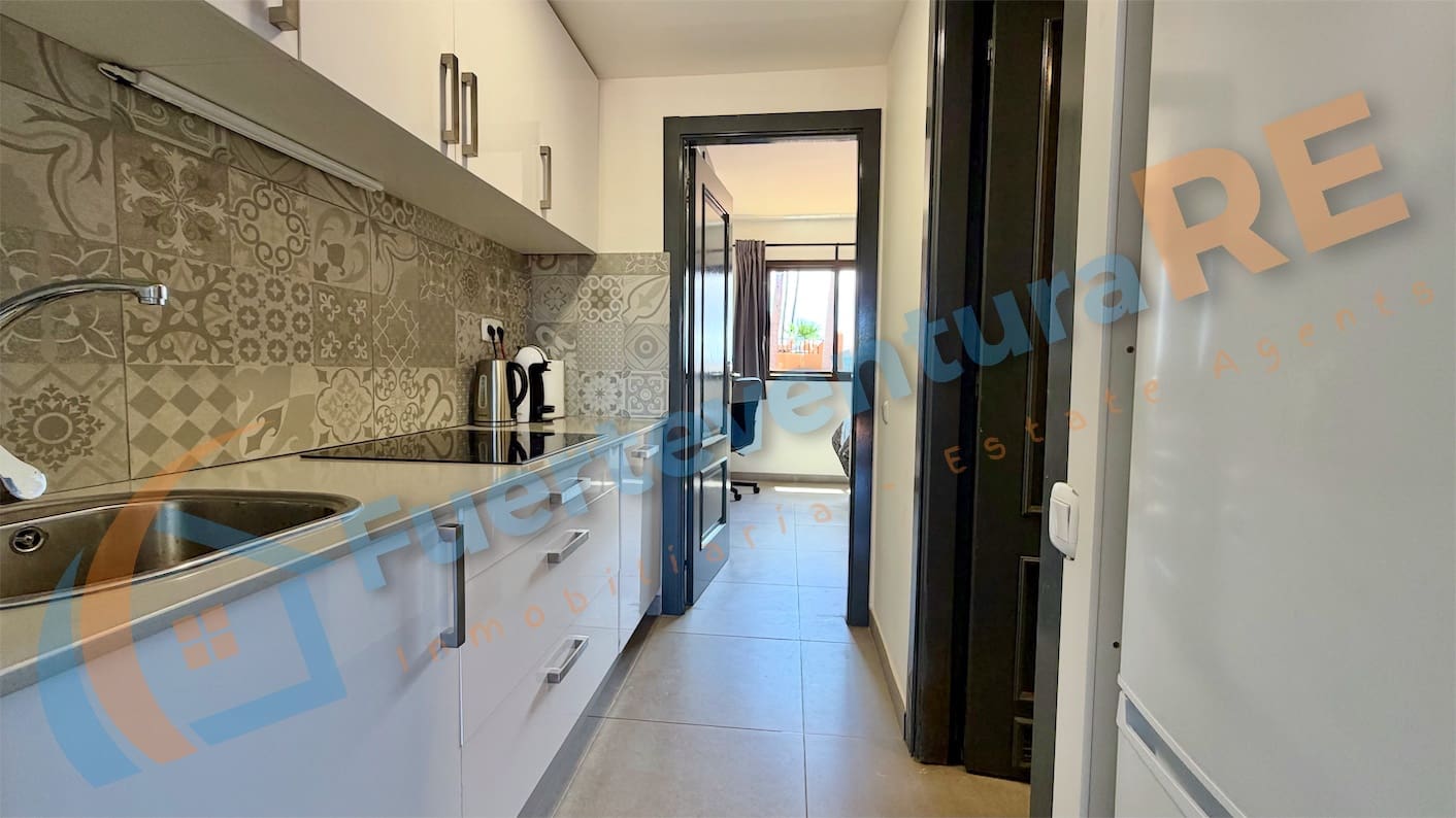2 bedroom Apartment for sale in Corralejo with pool garage - € 310,000 (Ref: 9838958)
