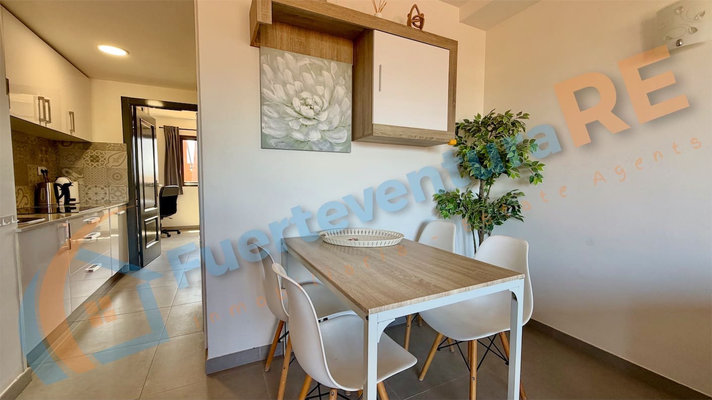 2 bedroom Apartment for sale in Corralejo with pool garage - € 310,000 (Ref: 9838958)