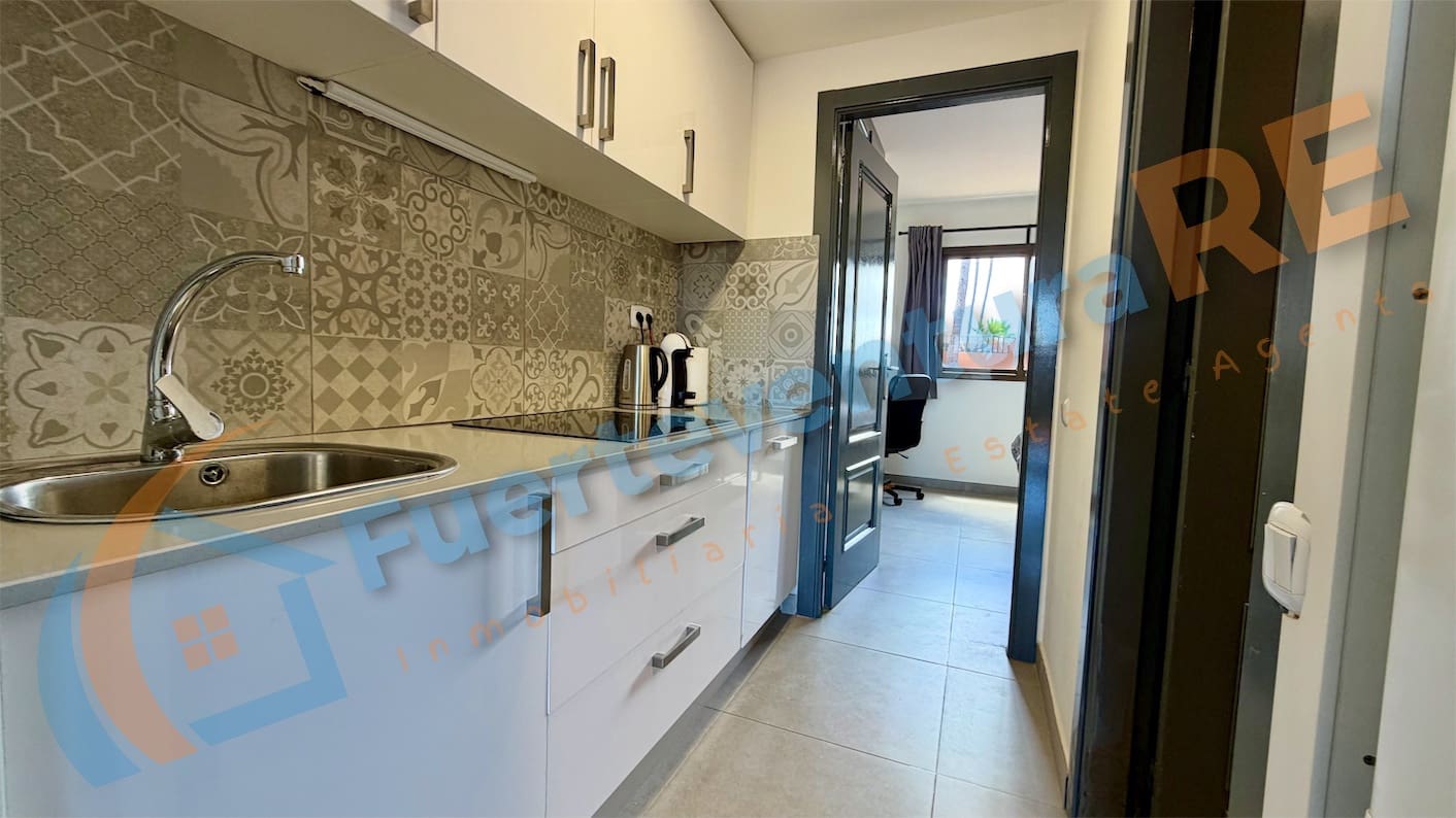 2 bedroom Apartment for sale in Corralejo with pool garage - € 310,000 (Ref: 9838958)