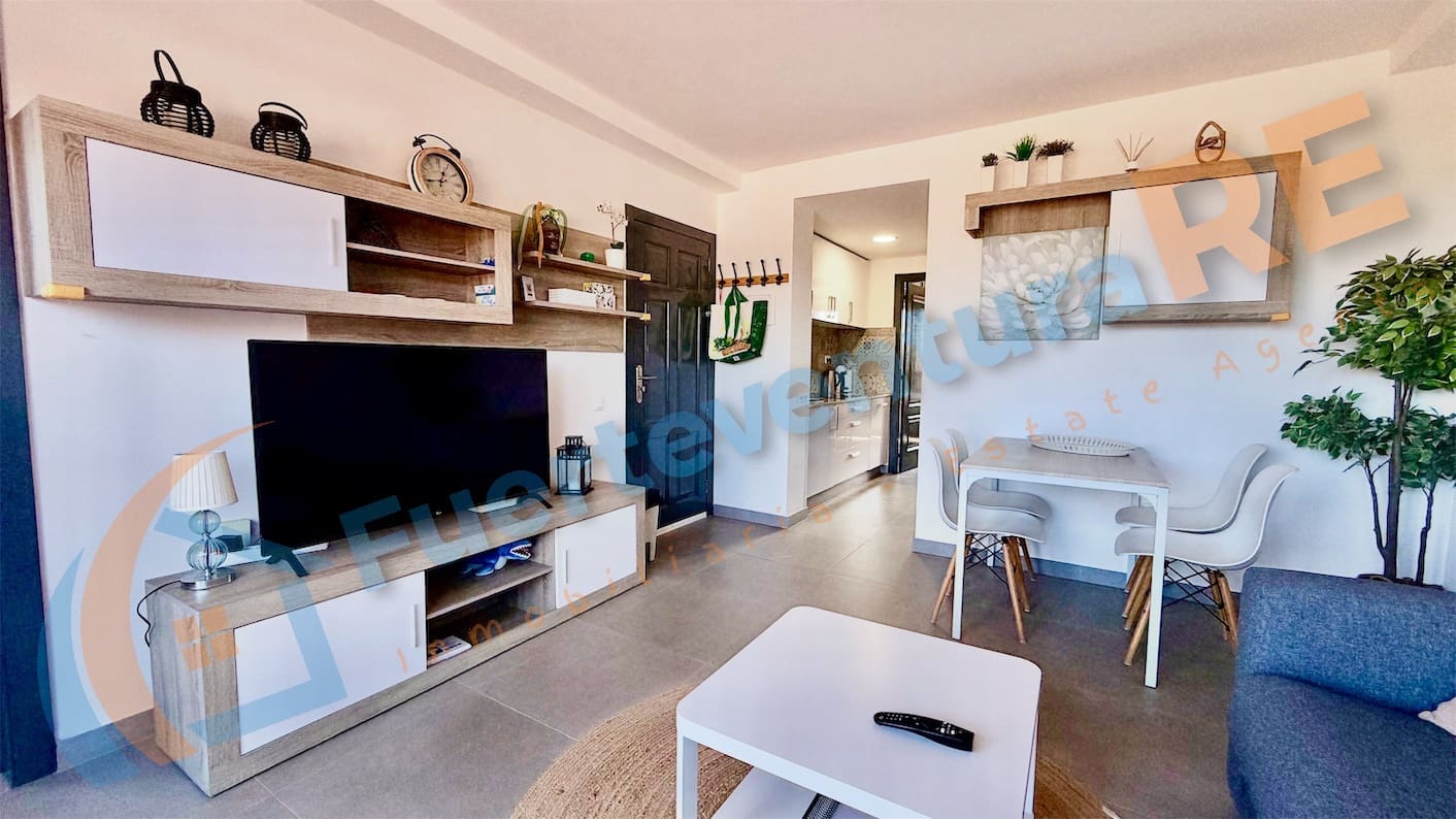 2 bedroom Apartment for sale in Corralejo with pool garage - € 310,000 (Ref: 9838958)