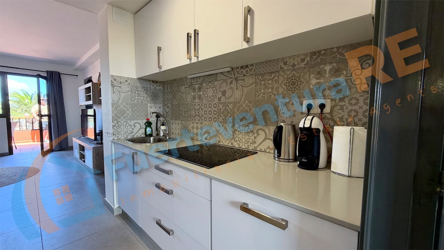 2 bedroom Apartment for sale in Corralejo with pool garage - € 310,000 (Ref: 9838958)