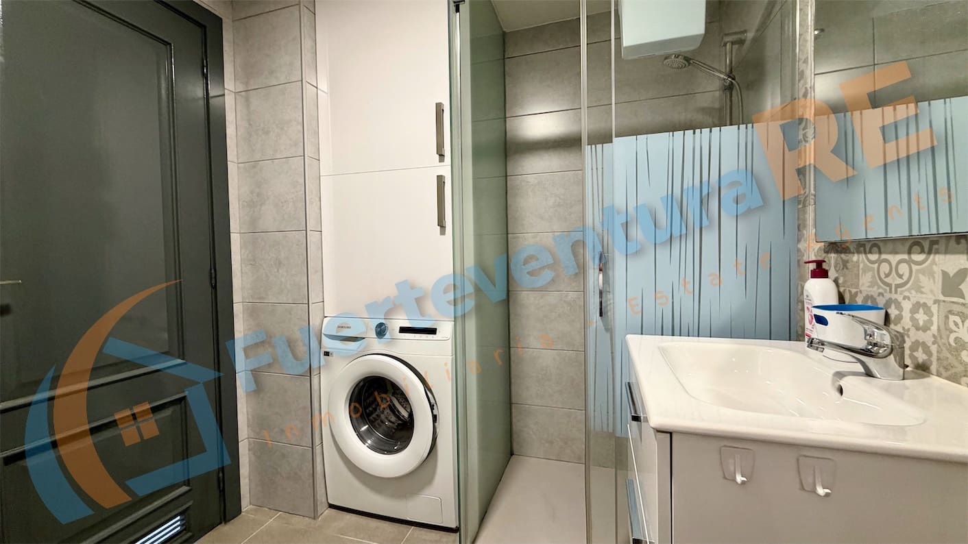 2 bedroom Apartment for sale in Corralejo with pool garage - € 310,000 (Ref: 9838958)