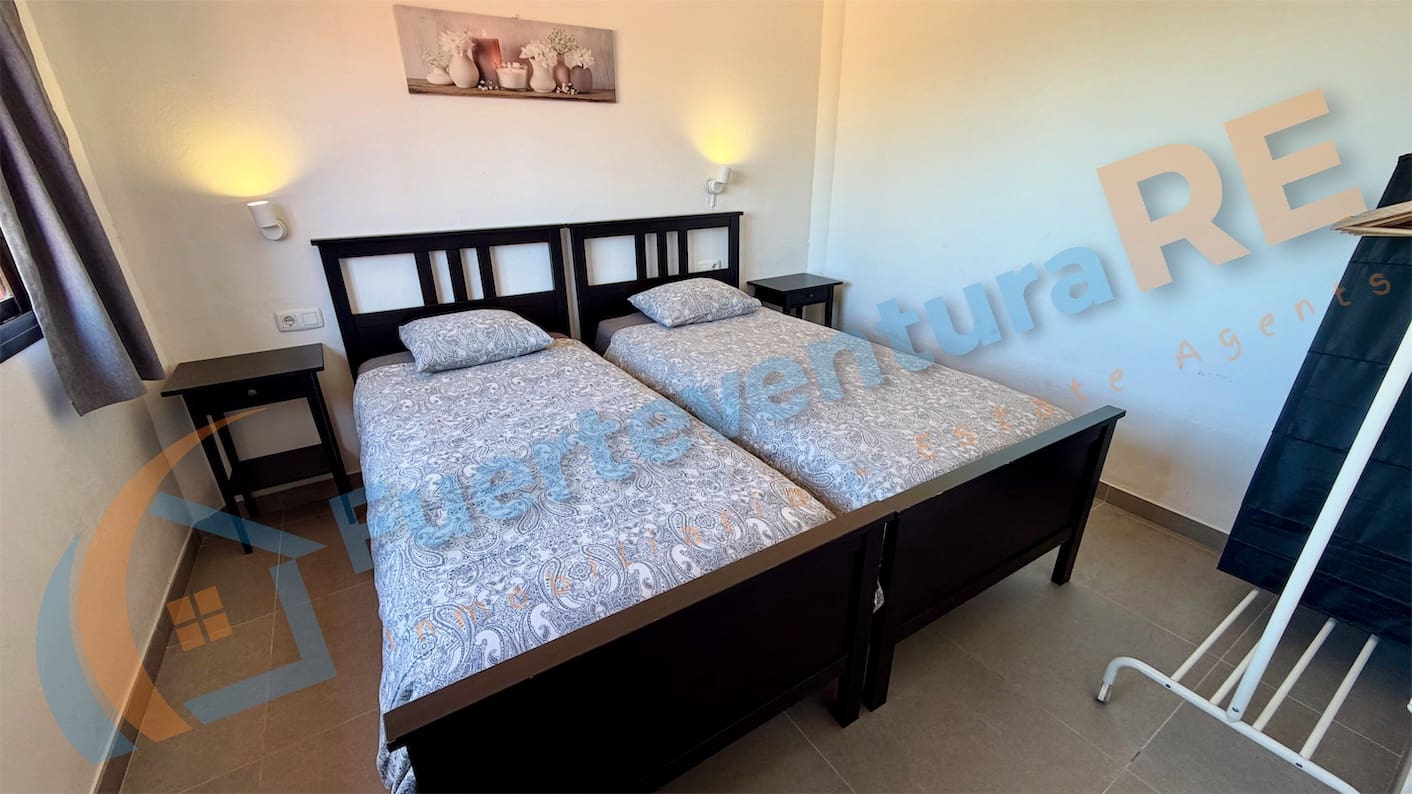 2 bedroom Apartment for sale in Corralejo with pool garage - € 310,000 (Ref: 9838958)