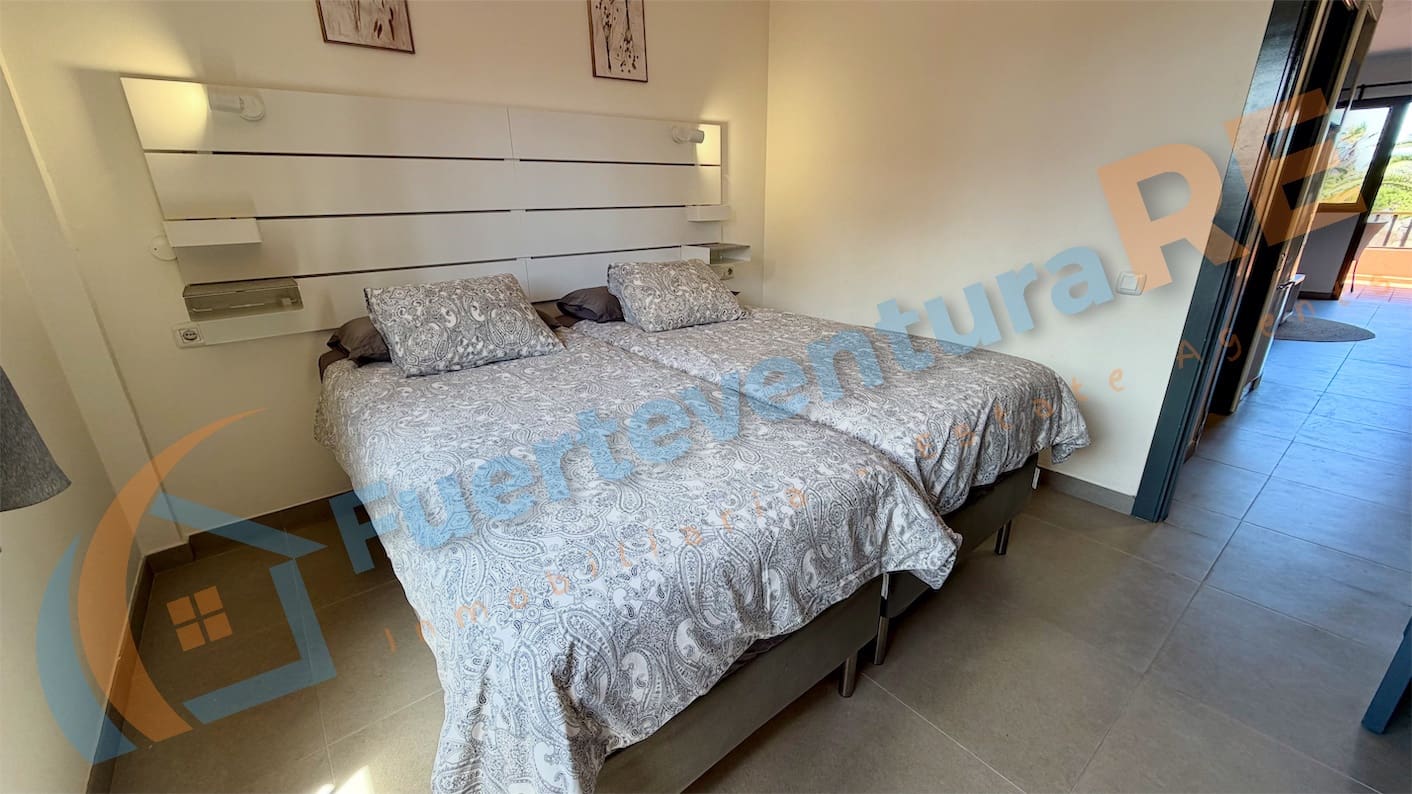 2 bedroom Apartment for sale in Corralejo with pool garage - € 310,000 (Ref: 9838958)