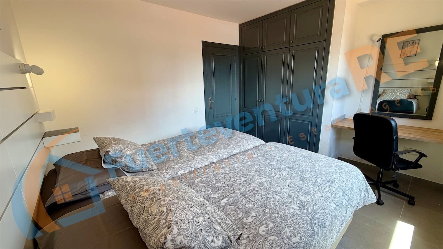 2 bedroom Apartment for sale in Corralejo with pool garage - € 310,000 (Ref: 9838958)