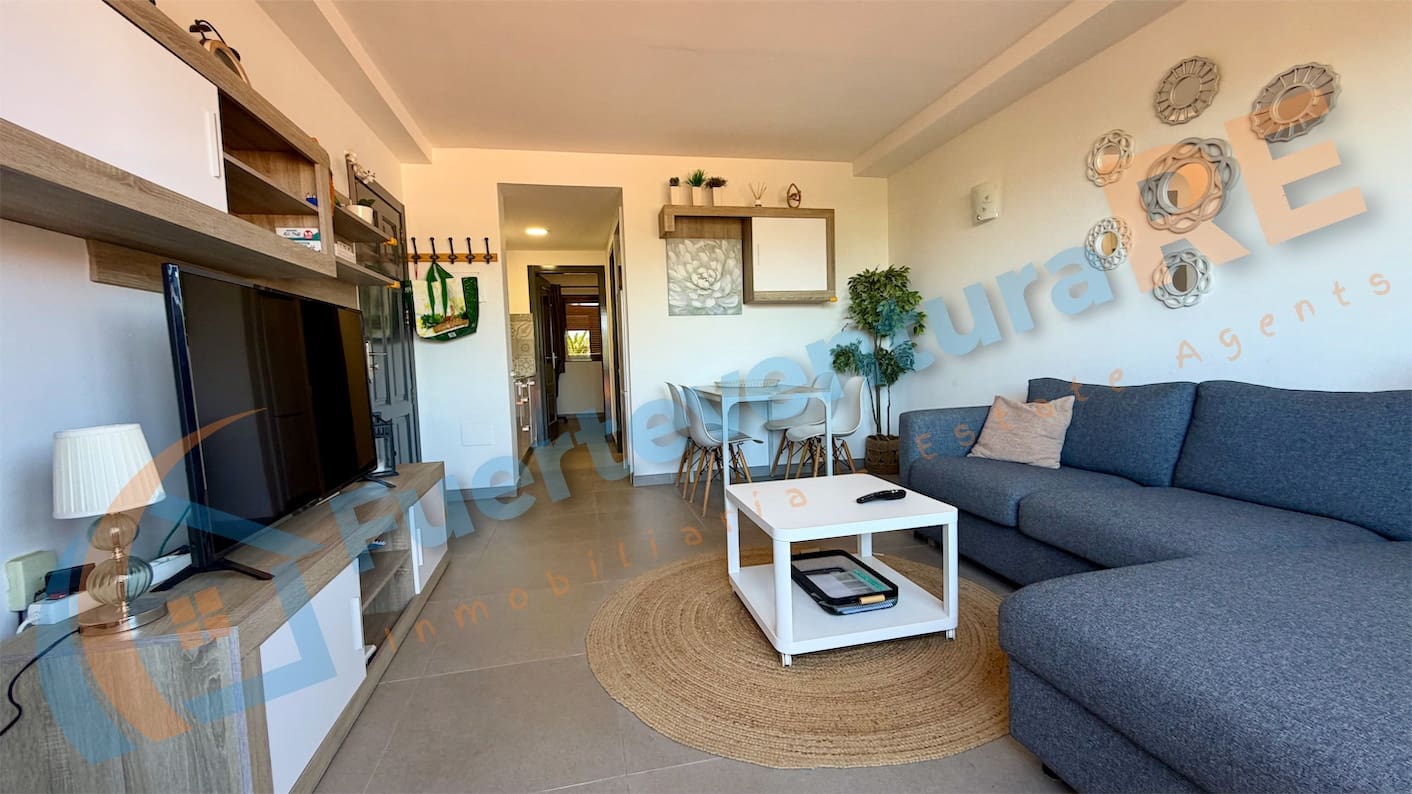 2 bedroom Apartment for sale in Corralejo with pool garage - € 310,000 (Ref: 9838958)