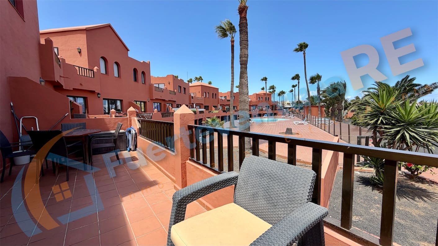 2 bedroom Apartment for sale in Corralejo with pool garage - € 310,000 (Ref: 9838958)