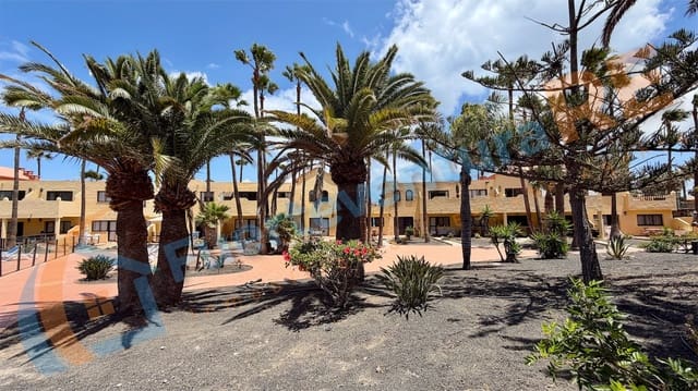 2 chambre Appartement à vendre à Corralejo, La Oliva avec piscine garage - 310 000 € (Ref: 9838958)