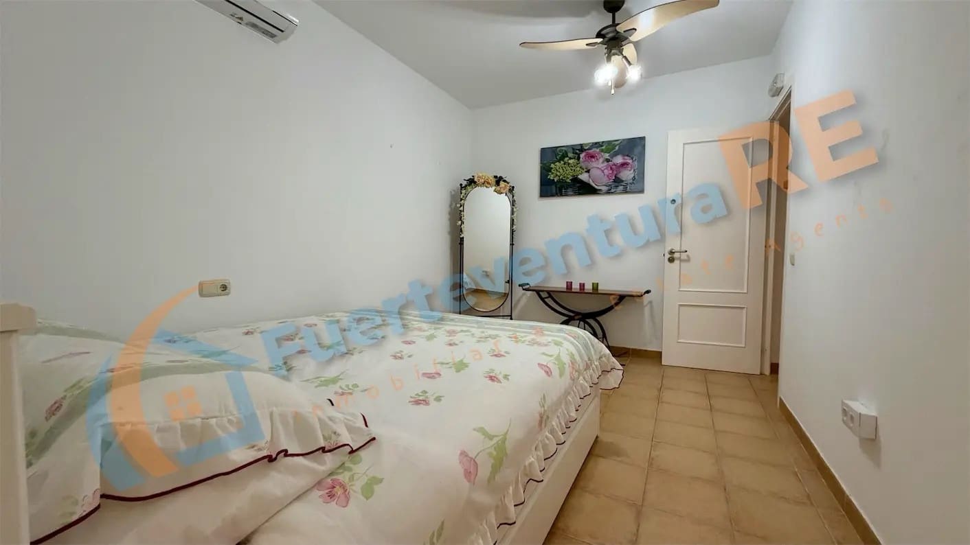2 bedroom Villa for sale in Tamaragua with pool garage - € 280,000 (Ref: 9839981)