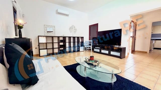 2 chambre Villa/Maison à vendre à Tamaragua, La Oliva avec piscine garage - 280 000 € (Ref: 9839981)