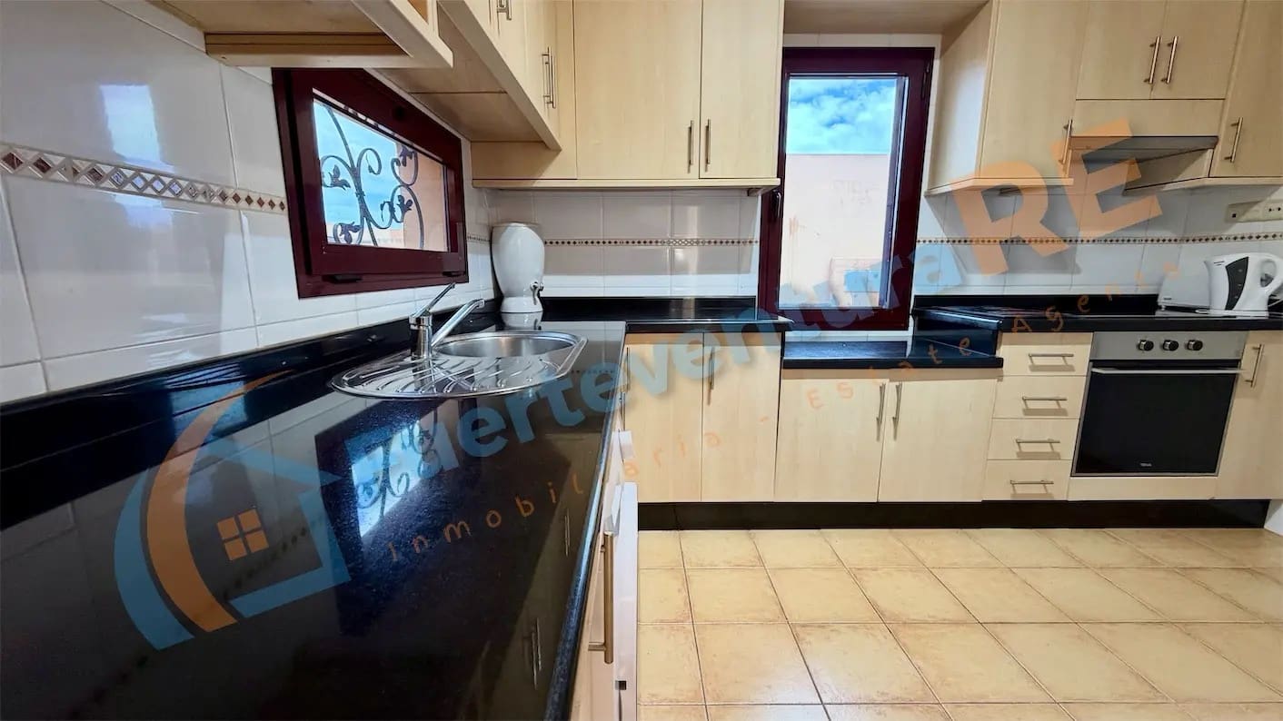 2 bedroom Villa for sale in Tamaragua with pool garage - € 280,000 (Ref: 9839981)