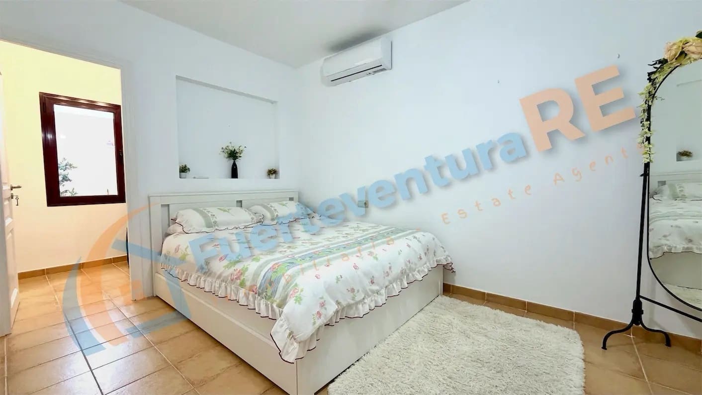 2 bedroom Villa for sale in Tamaragua with pool garage - € 280,000 (Ref: 9839981)
