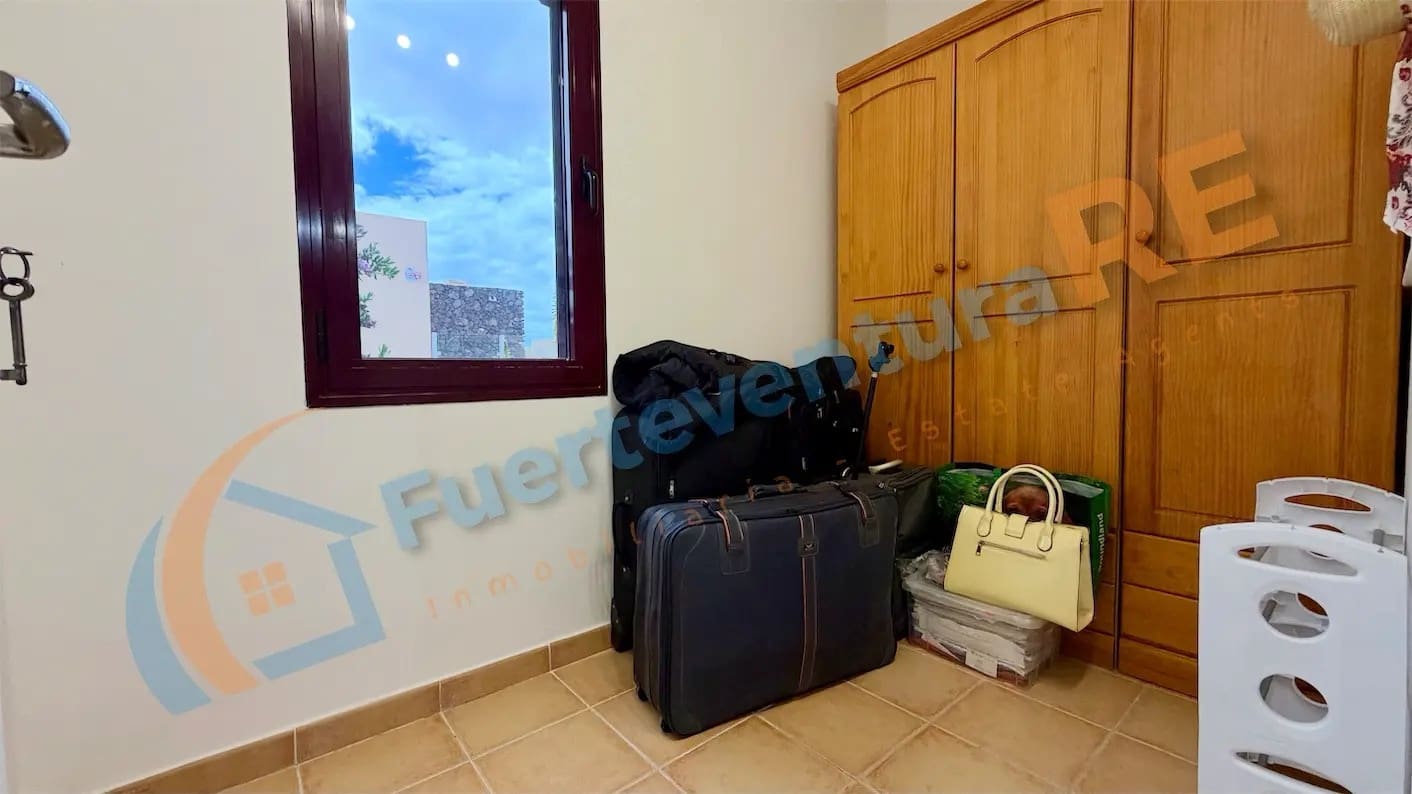 2 bedroom Villa for sale in Tamaragua with pool garage - € 280,000 (Ref: 9839981)