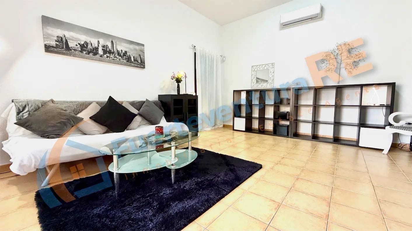 2 bedroom Villa for sale in Tamaragua with pool garage - € 280,000 (Ref: 9839981)