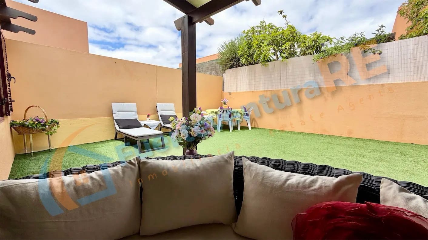 2 bedroom Villa for sale in Tamaragua with pool garage - € 280,000 (Ref: 9839981)