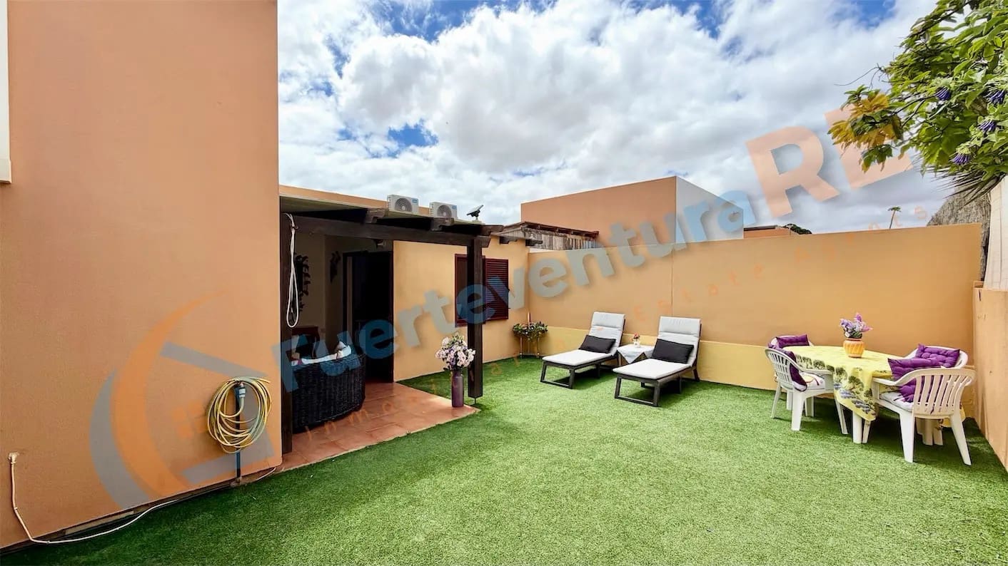 2 bedroom Villa for sale in Tamaragua with pool garage - € 280,000 (Ref: 9839981)
