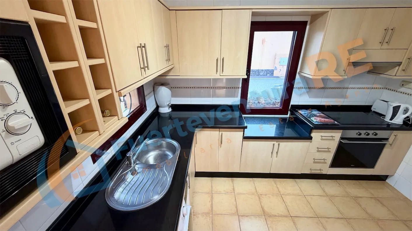 2 bedroom Villa for sale in Tamaragua with pool garage - € 280,000 (Ref: 9839981)