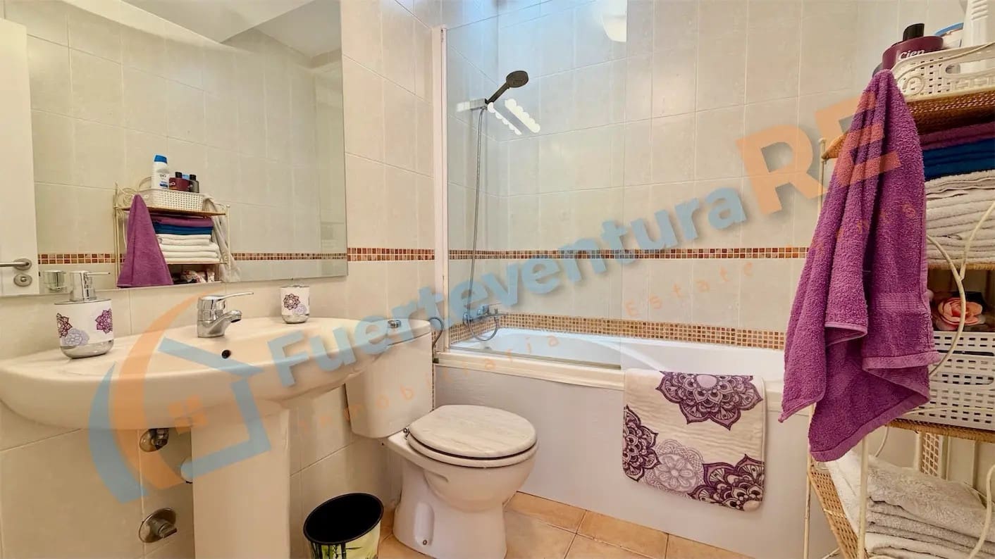 2 bedroom Villa for sale in Tamaragua with pool garage - € 280,000 (Ref: 9839981)