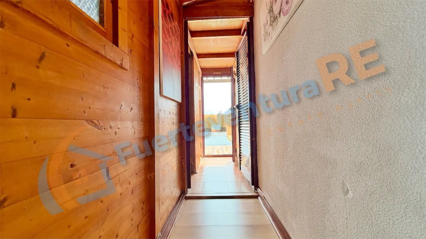 2 bedroom Villa for sale in Tamaragua with pool garage - € 280,000 (Ref: 9839981)