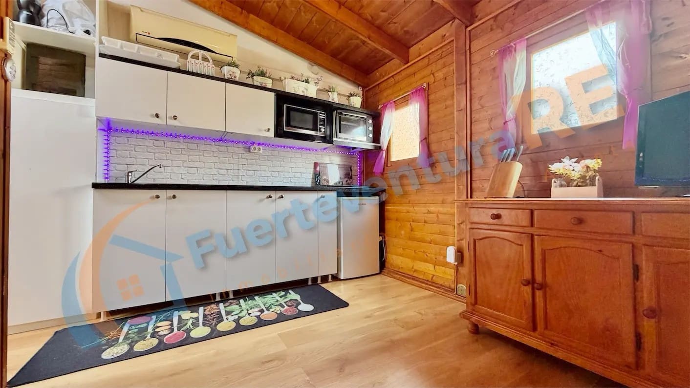 2 bedroom Villa for sale in Tamaragua with pool garage - € 280,000 (Ref: 9839981)
