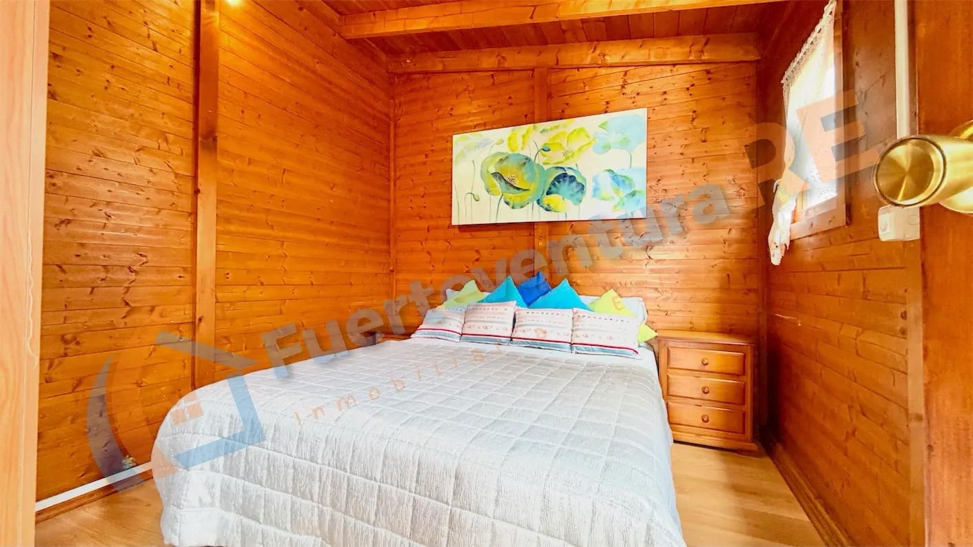 2 bedroom Villa for sale in Tamaragua with pool garage - € 280,000 (Ref: 9839981)