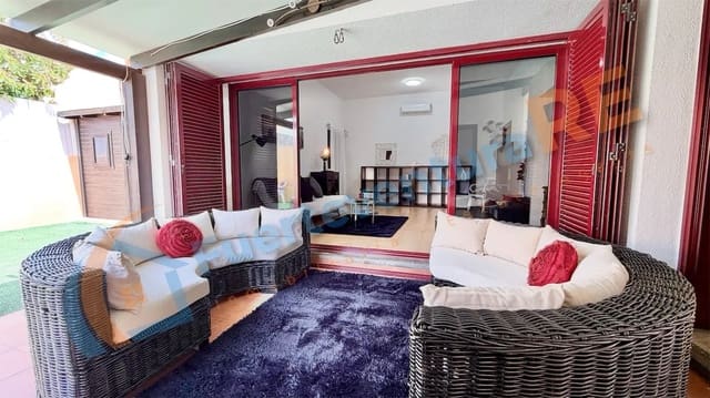 2 chambre Villa/Maison à vendre à Tamaragua, La Oliva avec piscine garage - 280 000 € (Ref: 9839981)