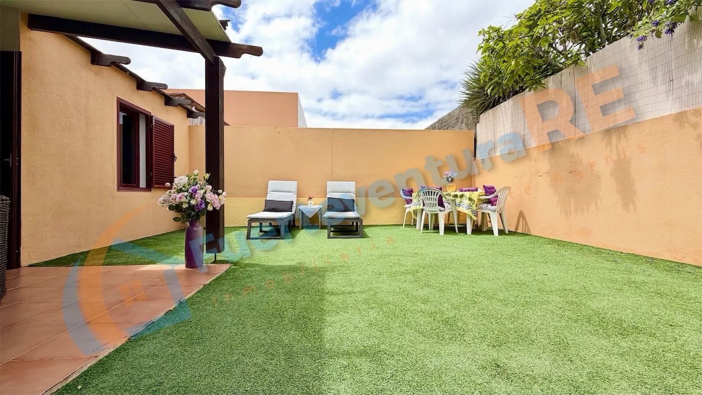 2 bedroom Villa for sale in Tamaragua with pool garage - € 280,000 (Ref: 9839981)