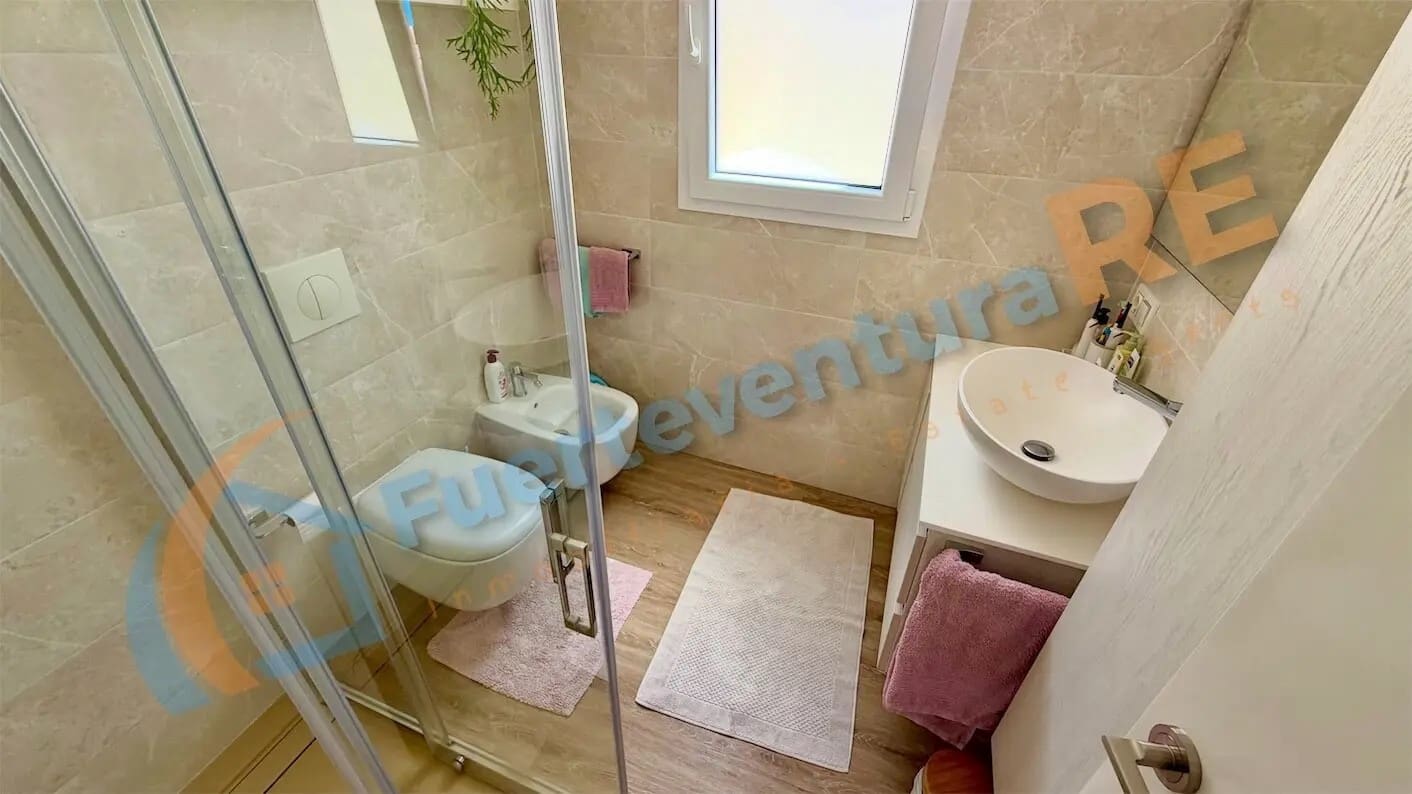 3 quarto Moradia para venda em Corralejo com piscina garagem - 459 000 € (Ref: 9917709)
