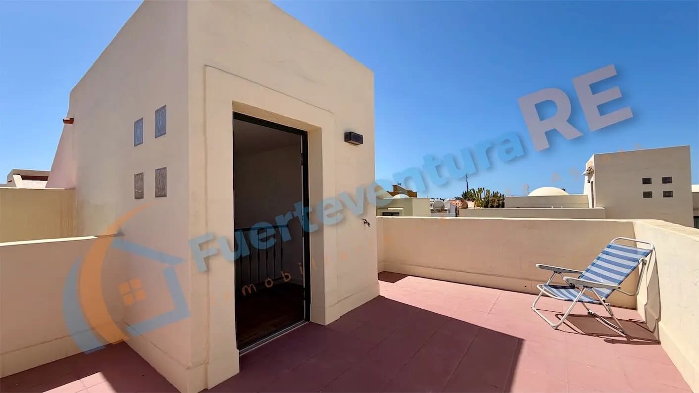 3 quarto Moradia para venda em Corralejo com piscina garagem - 459 000 € (Ref: 9917709)
