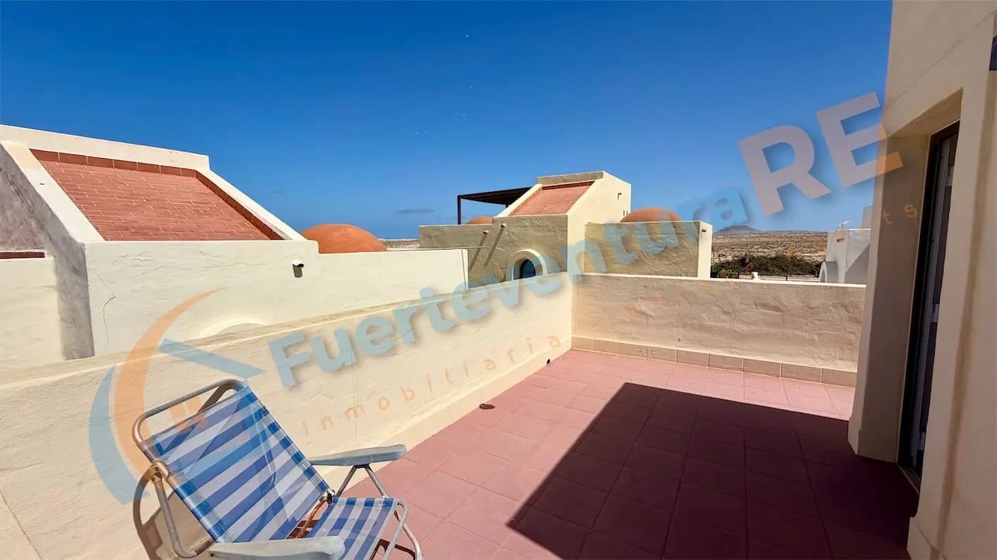 3 quarto Moradia para venda em Corralejo com piscina garagem - 459 000 € (Ref: 9917709)