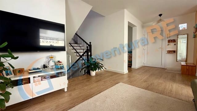 3 chambre Villa/Maison à vendre à Corralejo, La Oliva avec piscine garage - 459 000 € (Ref: 9917709)