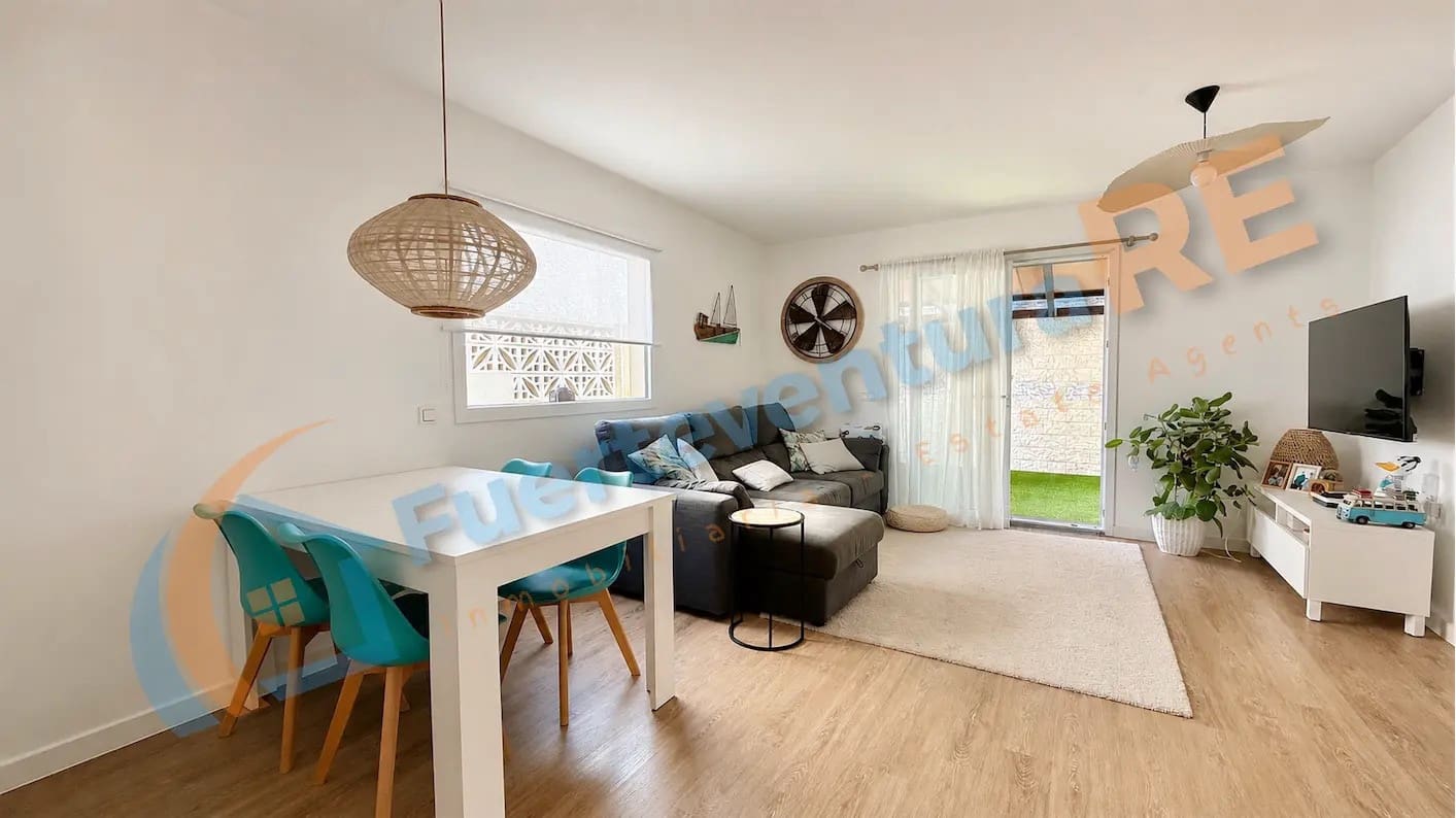 3 quarto Moradia para venda em Corralejo com piscina garagem - 459 000 € (Ref: 9917709)