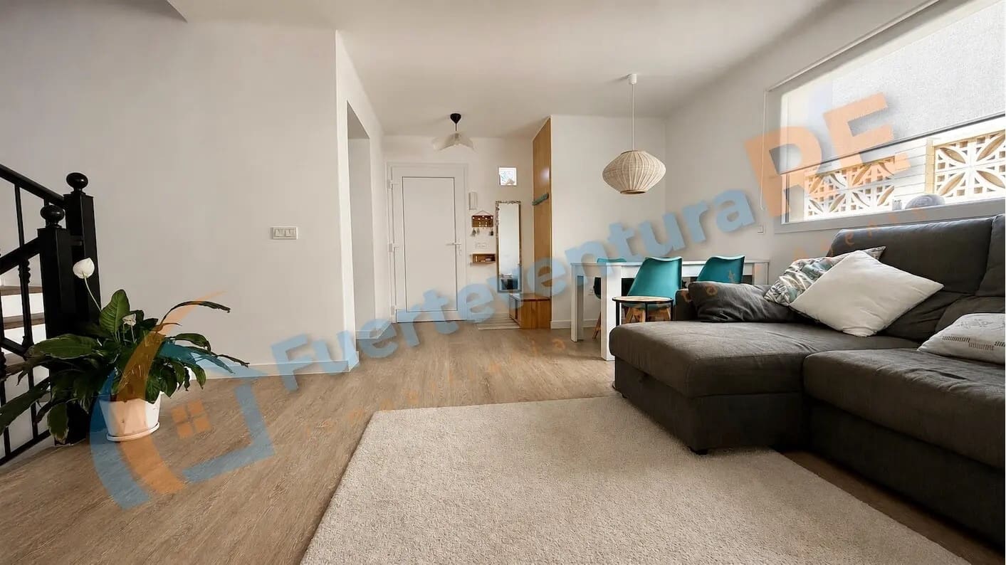 3 quarto Moradia para venda em Corralejo com piscina garagem - 459 000 € (Ref: 9917709)