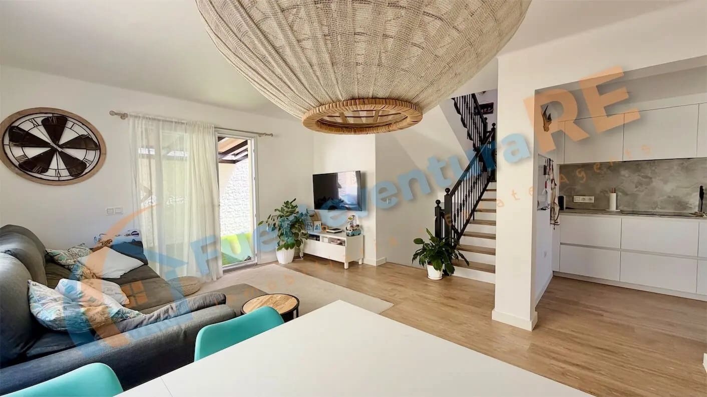 3 quarto Moradia para venda em Corralejo com piscina garagem - 459 000 € (Ref: 9917709)