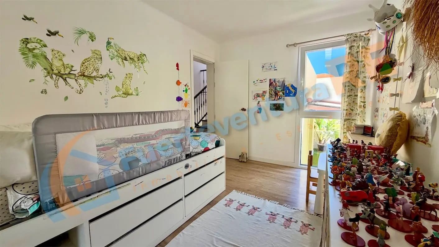 3 quarto Moradia para venda em Corralejo com piscina garagem - 459 000 € (Ref: 9917709)