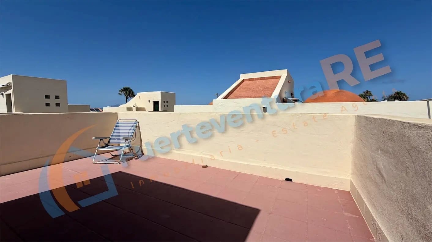 3 quarto Moradia para venda em Corralejo com piscina garagem - 459 000 € (Ref: 9917709)