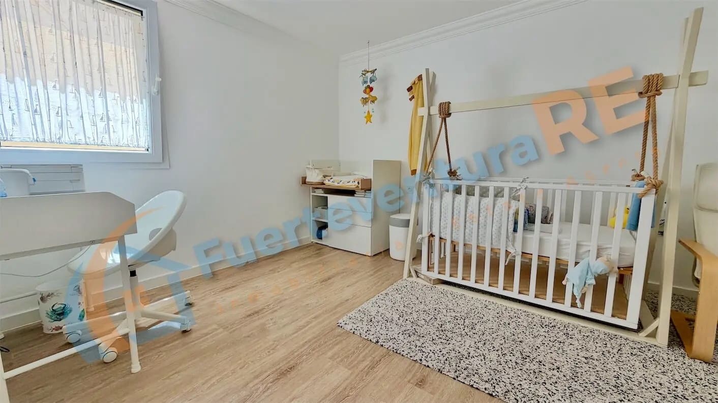 3 quarto Moradia para venda em Corralejo com piscina garagem - 459 000 € (Ref: 9917709)
