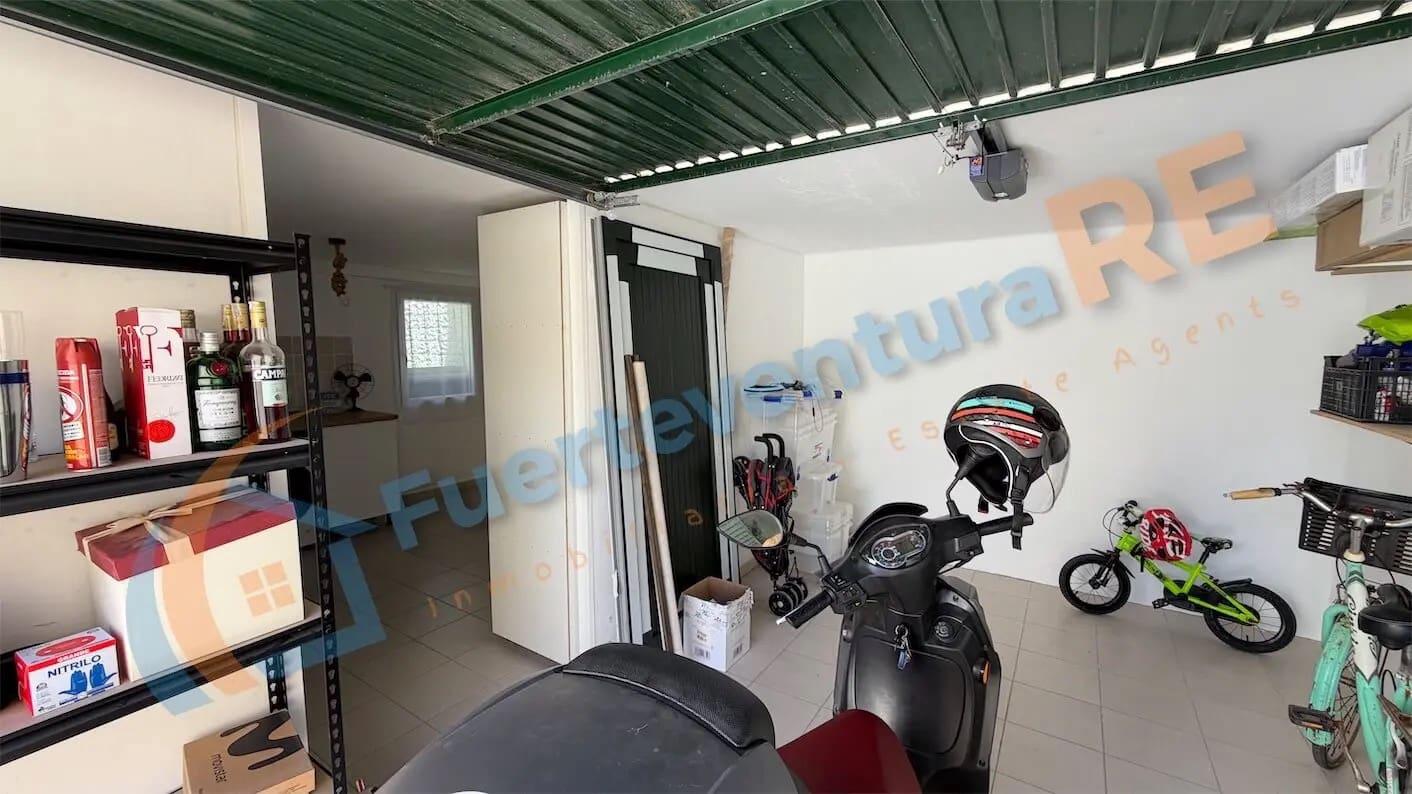 3 quarto Moradia para venda em Corralejo com piscina garagem - 459 000 € (Ref: 9917709)