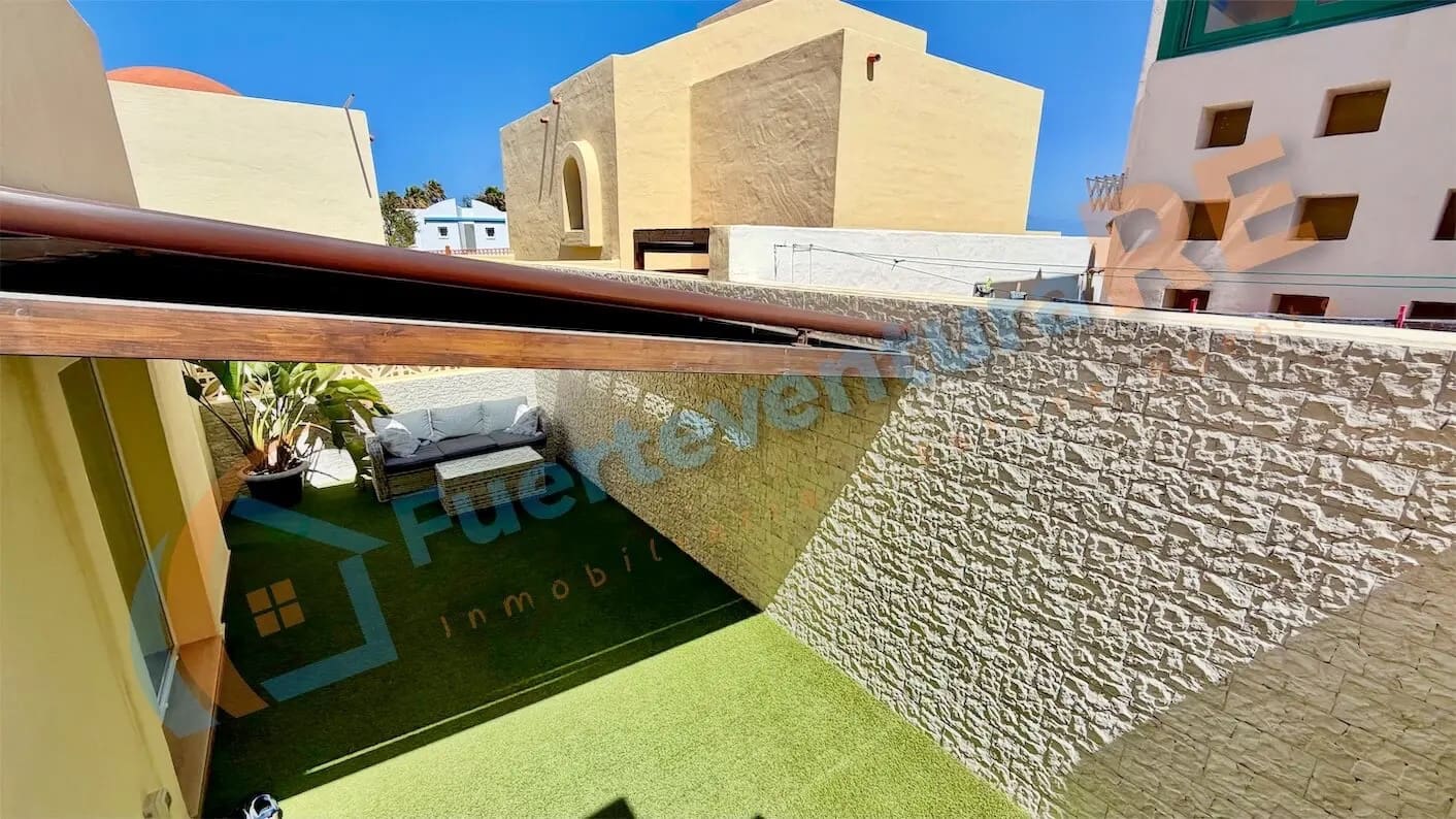 3 quarto Moradia para venda em Corralejo com piscina garagem - 459 000 € (Ref: 9917709)