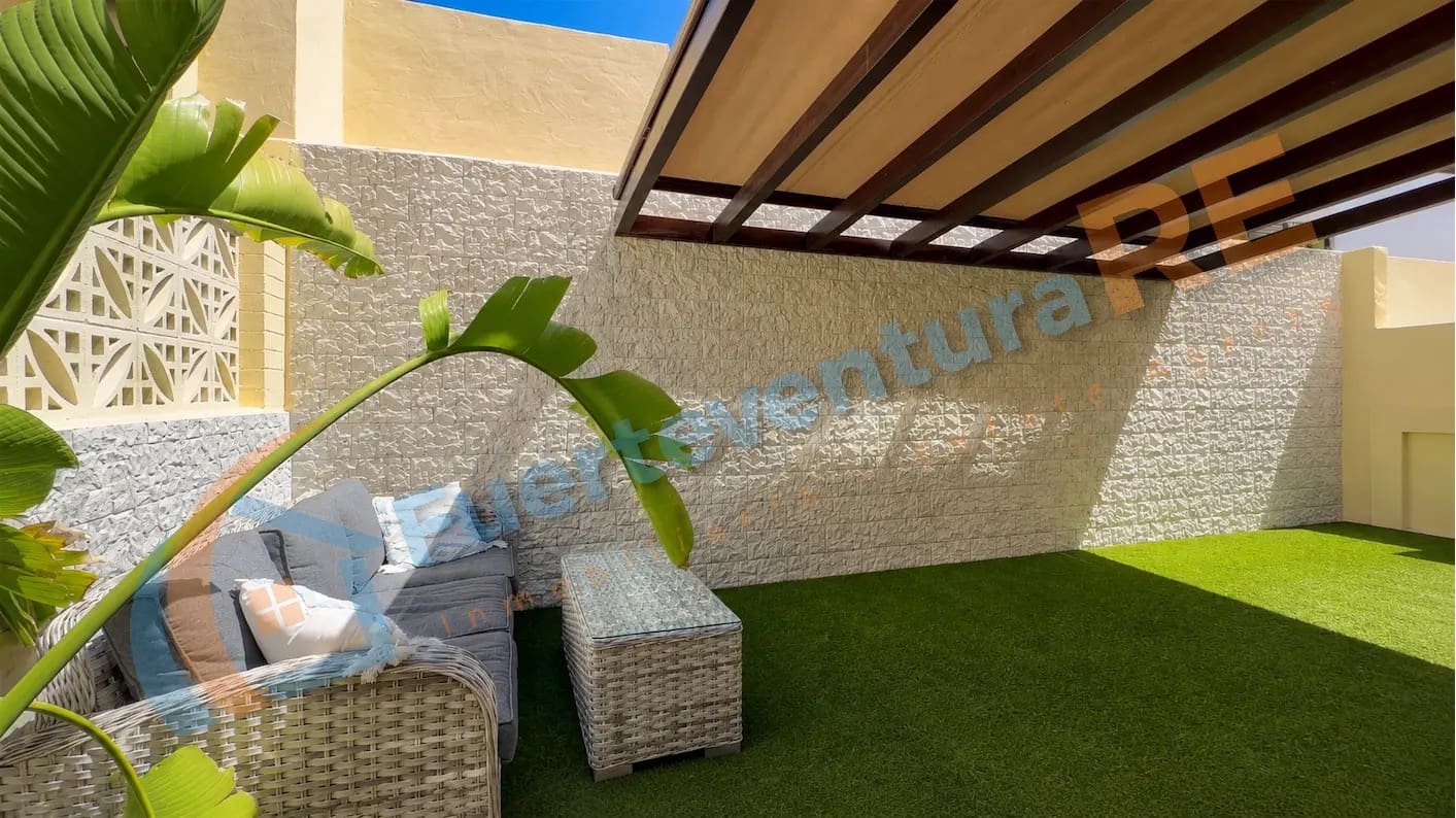 3 quarto Moradia para venda em Corralejo com piscina garagem - 459 000 € (Ref: 9917709)