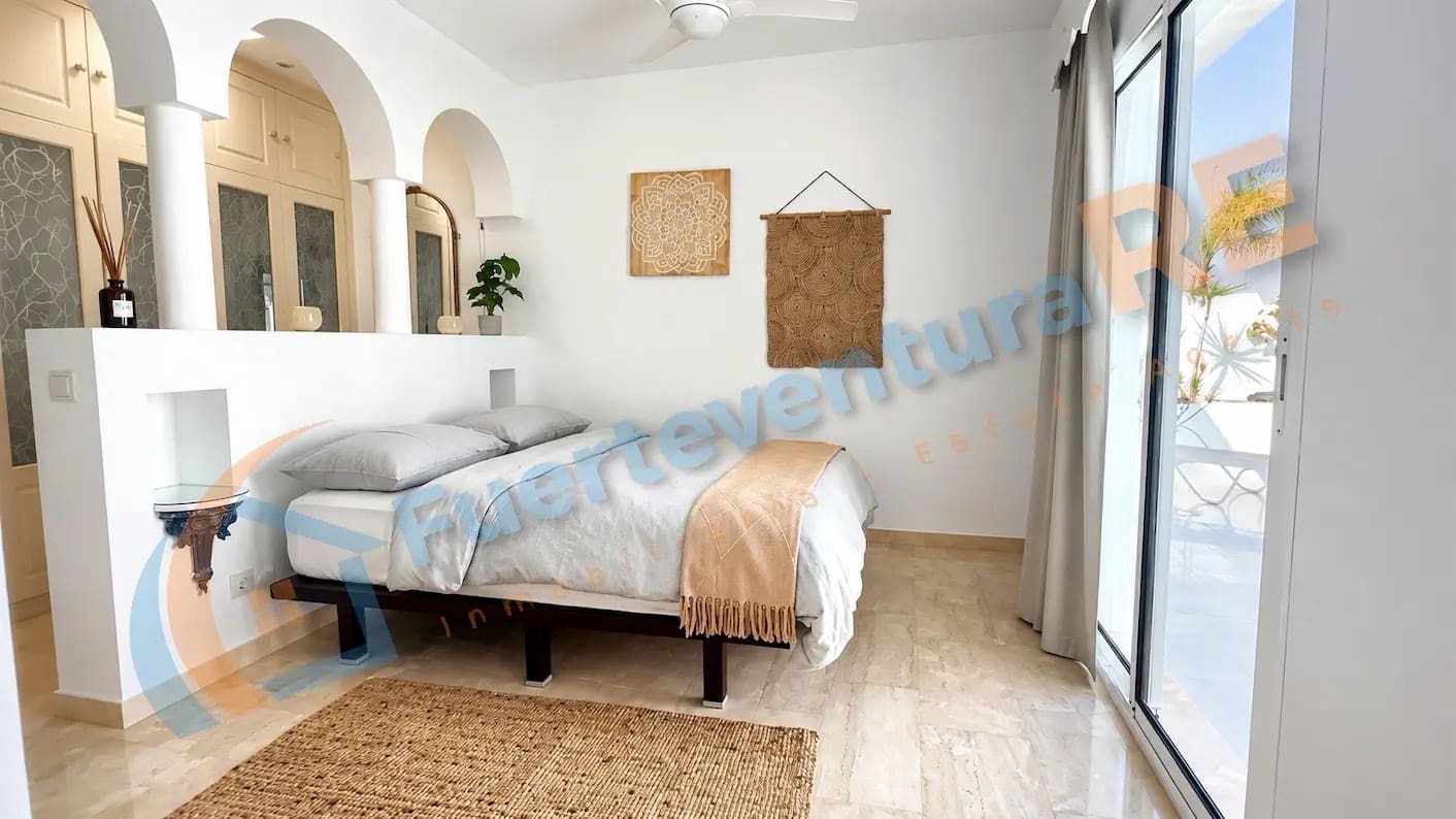 3 chambre Villa/Maison à vendre à Corralejo avec piscine garage - 598 000 € (Ref: 9917710)