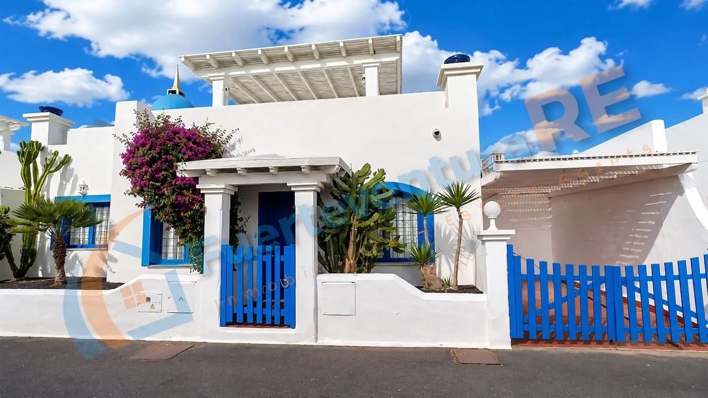 3 chambre Villa/Maison à vendre à Corralejo avec piscine garage - 598 000 € (Ref: 9917710)