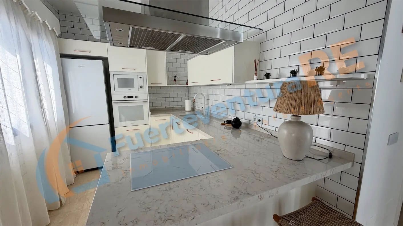 3 chambre Villa/Maison à vendre à Corralejo avec piscine garage - 598 000 € (Ref: 9917710)