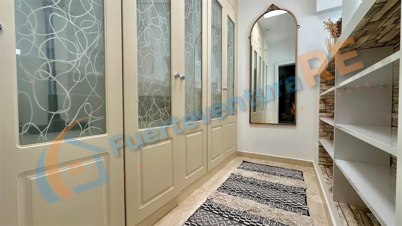 3 chambre Villa/Maison à vendre à Corralejo avec piscine garage - 598 000 € (Ref: 9917710)