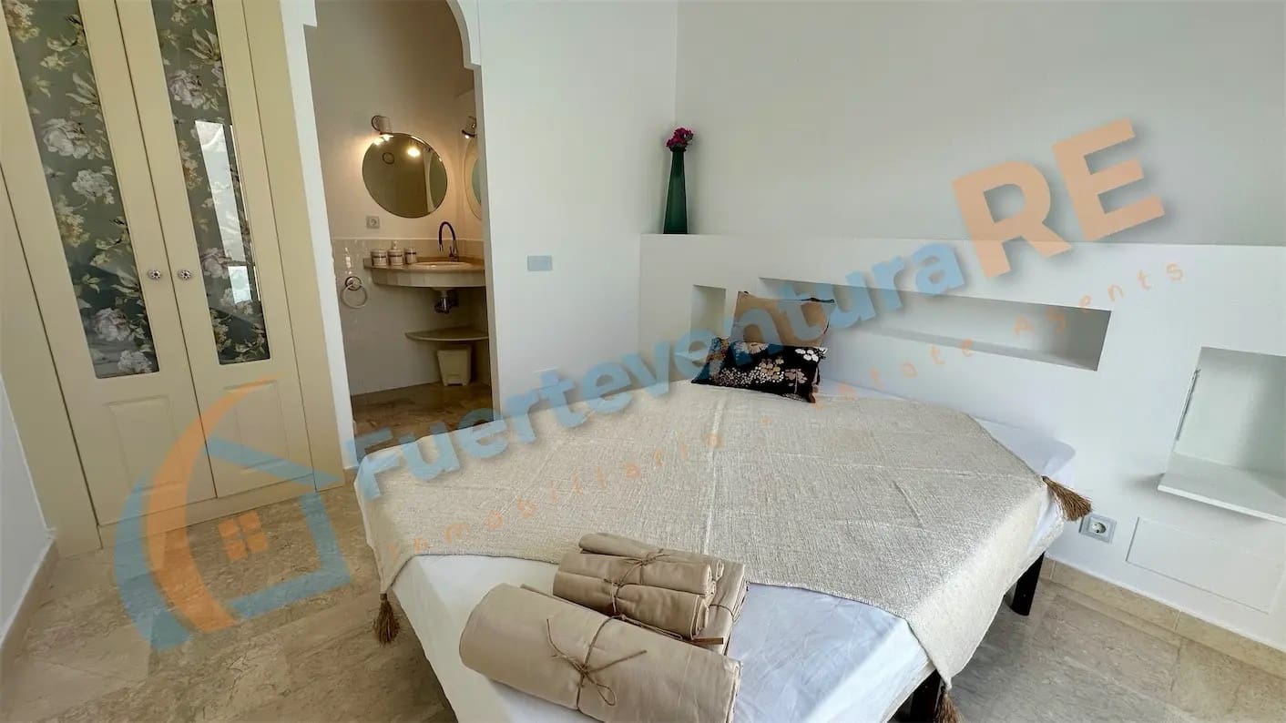 3 chambre Villa/Maison à vendre à Corralejo avec piscine garage - 598 000 € (Ref: 9917710)