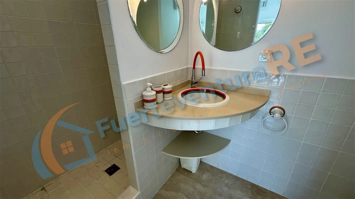 3 chambre Villa/Maison à vendre à Corralejo avec piscine garage - 598 000 € (Ref: 9917710)
