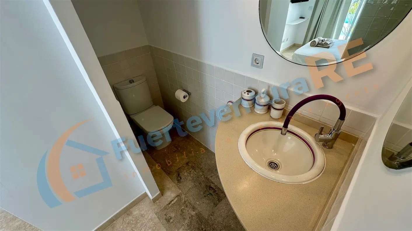 3 chambre Villa/Maison à vendre à Corralejo avec piscine garage - 598 000 € (Ref: 9917710)