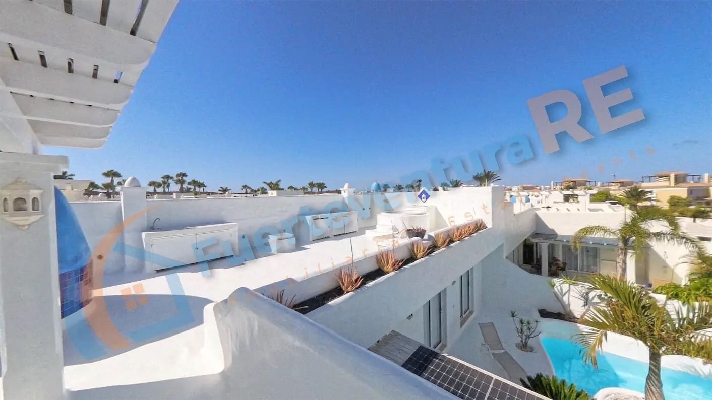 3 chambre Villa/Maison à vendre à Corralejo avec piscine garage - 598 000 € (Ref: 9917710)